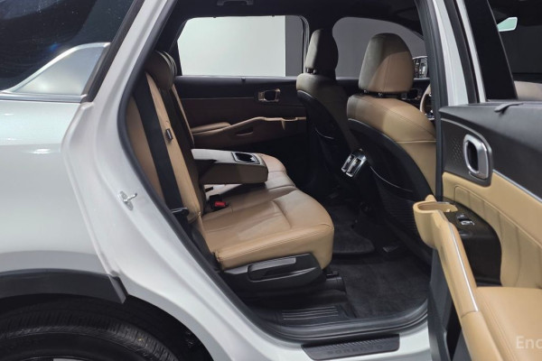 2023 Kia Sorento с пробегом 21 540 км