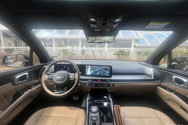 2025 Kia Sorento с пробегом 11 300 км