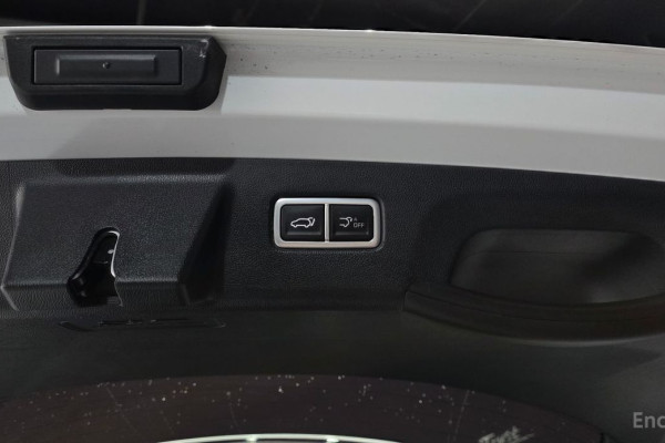 2023 Kia Sorento с пробегом 21 540 км