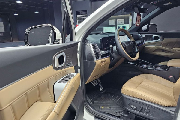 2025 Kia Sorento с пробегом 902 км