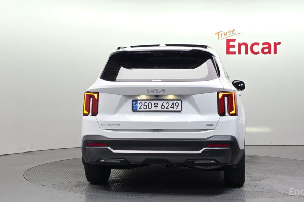 2024 Kia Sorento с пробегом 11 669 км