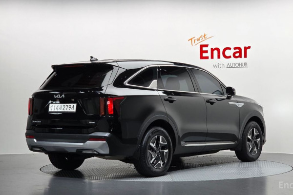 2023 Kia Sorento с пробегом 15 618 км