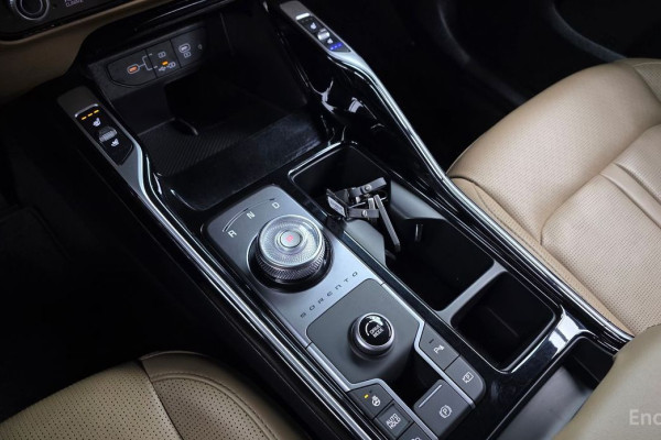 2023 Kia Sorento с пробегом 15 618 км