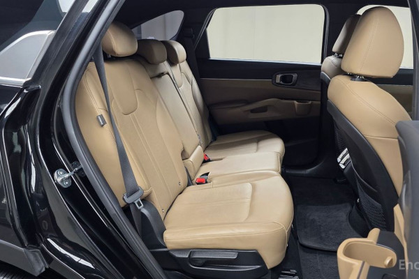 2023 Kia Sorento с пробегом 15 618 км