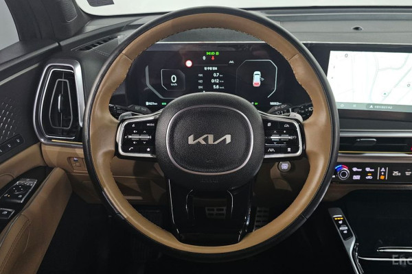 2023 Kia Sorento с пробегом 18 063 км