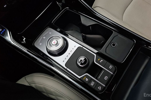 2024 Kia Sorento с пробегом 21 754 км