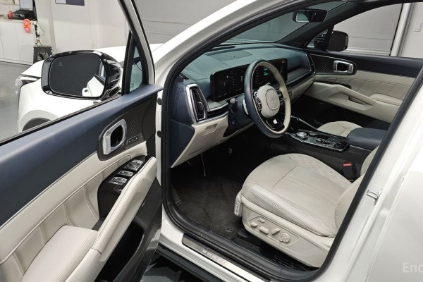 2024 Kia Sorento с пробегом 21 754 км