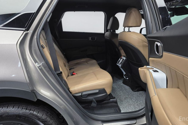 2023 Kia Sorento с пробегом 10 680 км