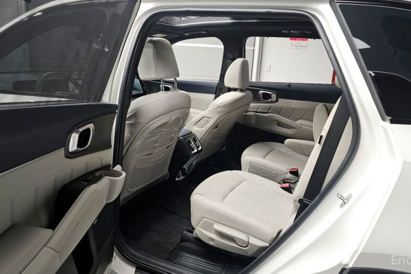 2024 Kia Sorento с пробегом 21 754 км