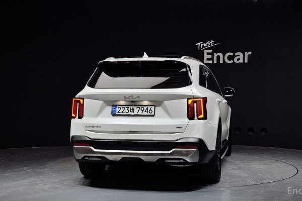 2024 Kia Sorento с пробегом 17 555 км
