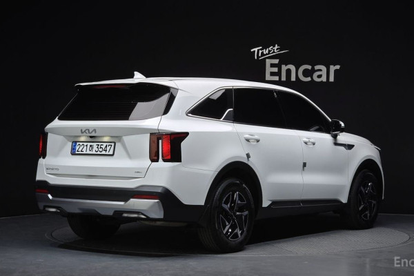 2023 Kia Sorento с пробегом 25 975 км