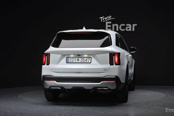 2023 Kia Sorento с пробегом 25 975 км