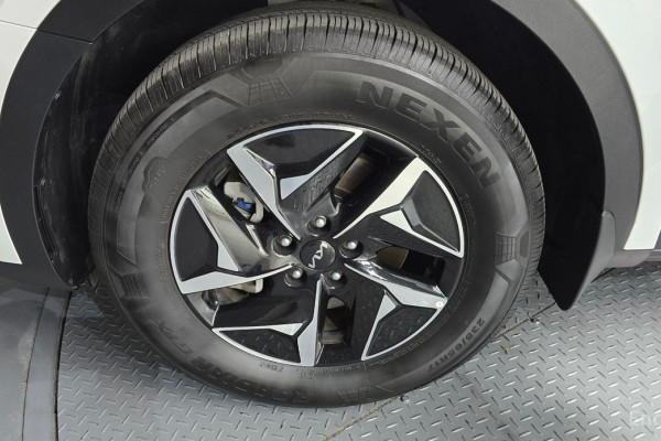 2023 Kia Sorento с пробегом 25 975 км