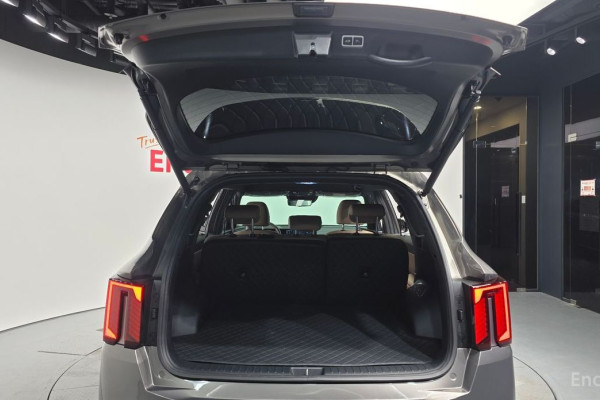 2023 Kia Sorento с пробегом 10 680 км