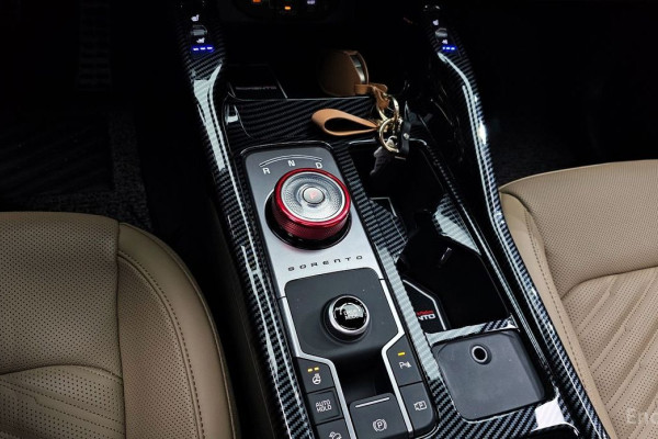 2024 Kia Sorento с пробегом 17 555 км