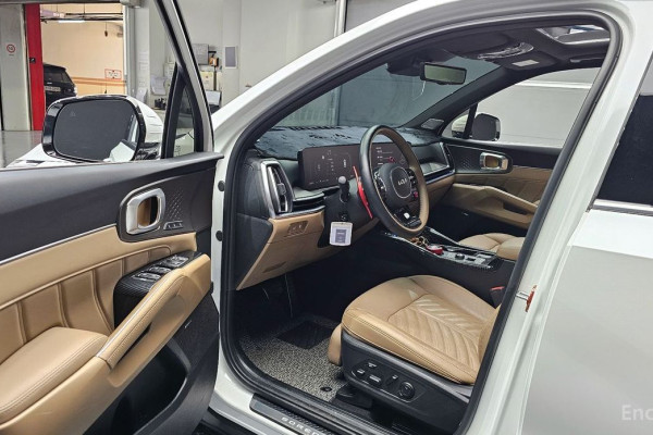2024 Kia Sorento с пробегом 17 555 км
