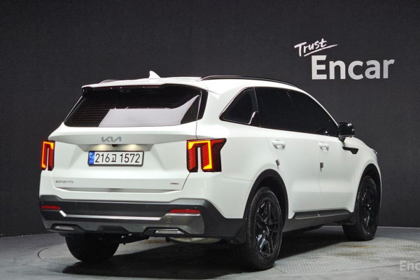 2023 Kia Sorento с пробегом 15 576 км