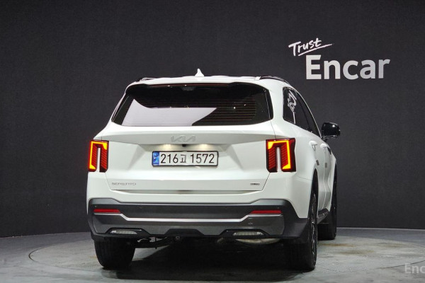 2023 Kia Sorento с пробегом 15 576 км