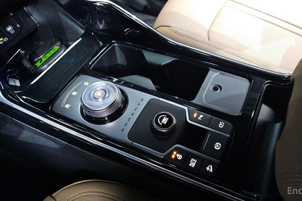 2023 Kia Sorento с пробегом 15 576 км