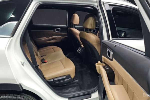 2024 Kia Sorento с пробегом 27 865 км