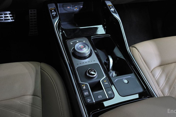 2024 Kia Sorento с пробегом 22 057 км