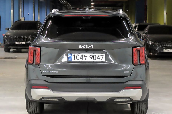 2023 Kia Sorento с пробегом 16 895 км