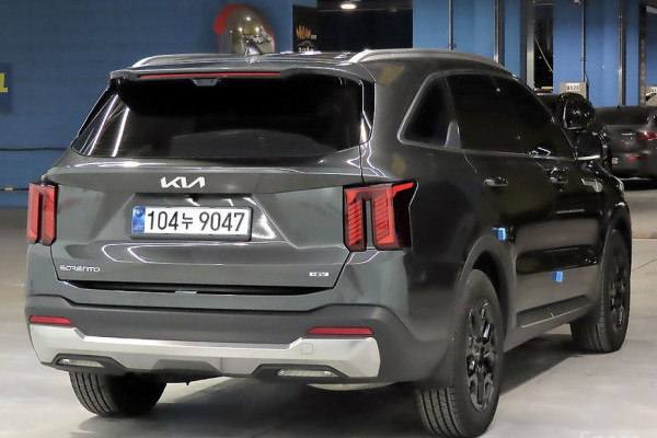 2023 Kia Sorento с пробегом 16 895 км