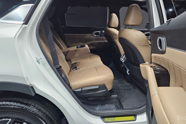 2025 Kia Sorento с пробегом 552 км