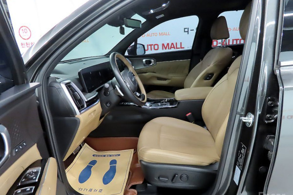 2023 Kia Sorento с пробегом 16 895 км