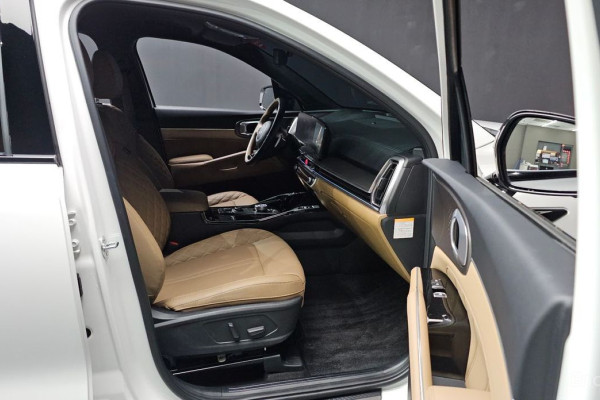 2023 Kia Sorento с пробегом 15 576 км