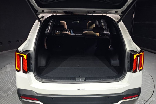 2024 Kia Sorento с пробегом 27 865 км