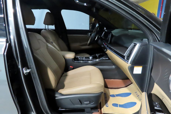 2023 Kia Sorento с пробегом 16 895 км