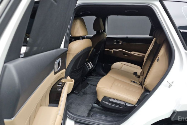 2023 Kia Sorento с пробегом 15 576 км