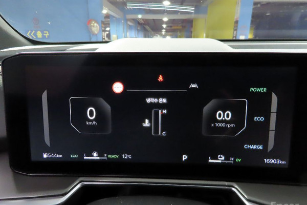 2023 Kia Sorento с пробегом 16 895 км