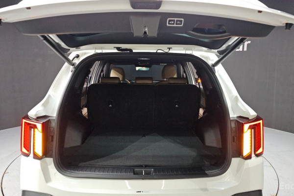 2023 Kia Sorento с пробегом 15 576 км