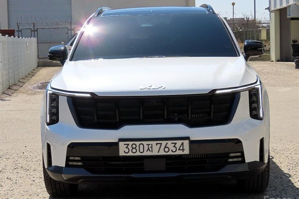 2024 Kia Sorento с пробегом 28 740 км