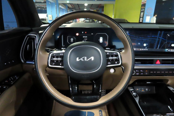 2023 Kia Sorento с пробегом 16 895 км