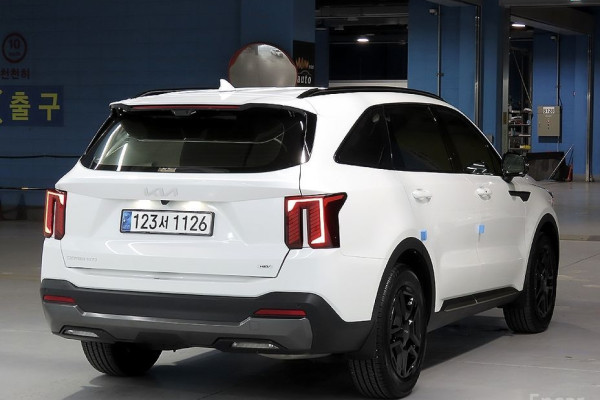 2023 Kia Sorento с пробегом 25 654 км