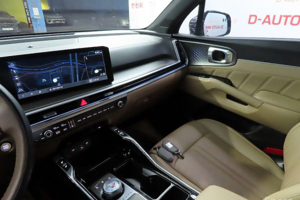 2023 Kia Sorento с пробегом 16 895 км