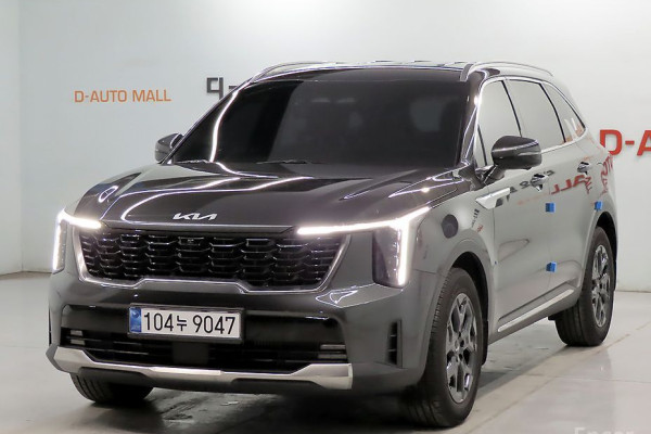 2023 Kia Sorento с пробегом 16 895 км