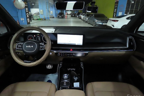 2023 Kia Sorento с пробегом 25 654 км