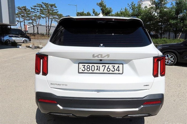 2024 Kia Sorento с пробегом 28 740 км
