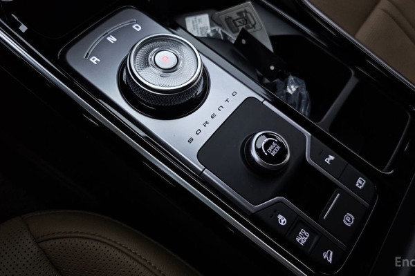 2024 Kia Sorento с пробегом 13 872 км