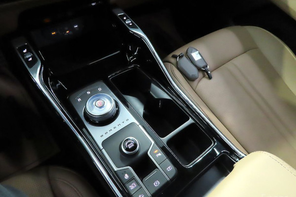 2023 Kia Sorento с пробегом 16 895 км