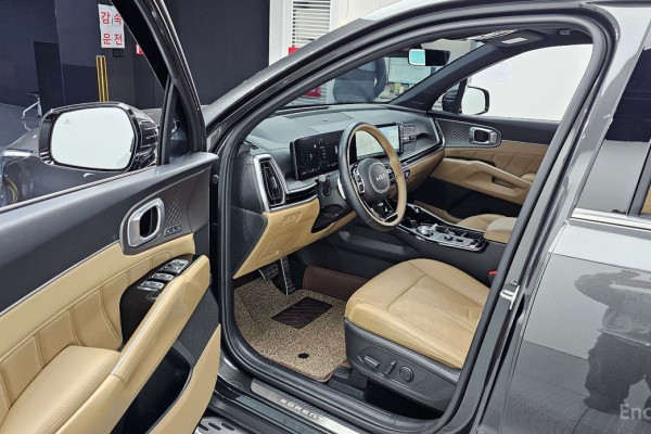 2024 Kia Sorento с пробегом 13 872 км