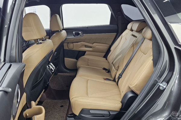 2024 Kia Sorento с пробегом 13 872 км