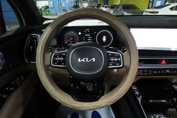 2023 Kia Sorento с пробегом 25 654 км