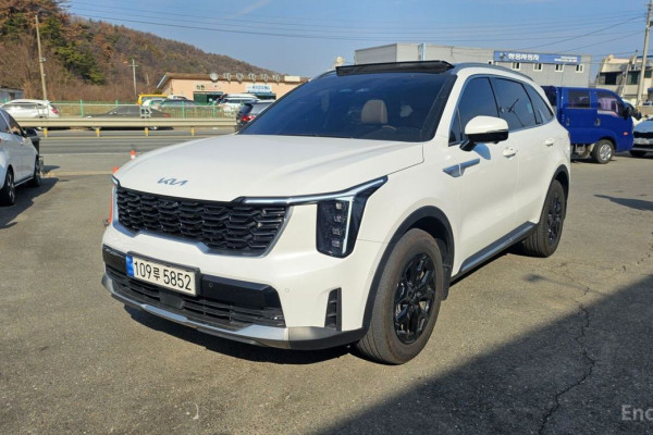 2023 Kia Sorento с пробегом 23 176 км