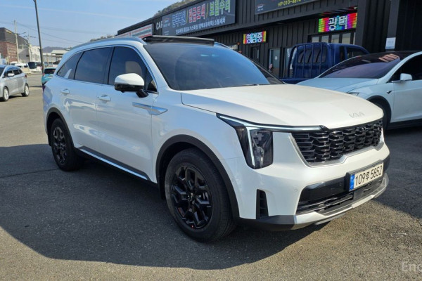 2023 Kia Sorento с пробегом 23 176 км