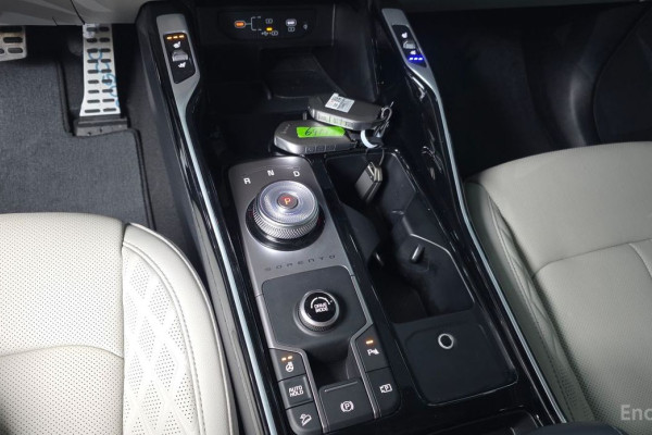 2023 Kia Sorento с пробегом 18 106 км